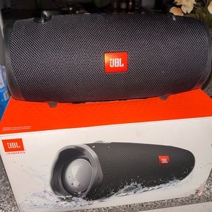 JBL extreme 2 waterproof speaker, brand new just need charger!!